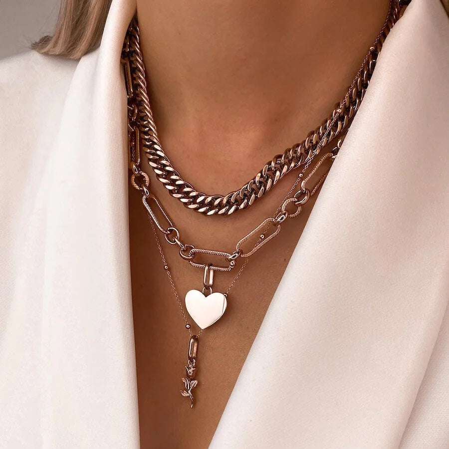 How to style your rose gold jewelry