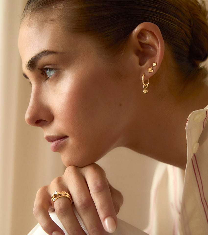 Fine Flower Stud Earrings (Gold)