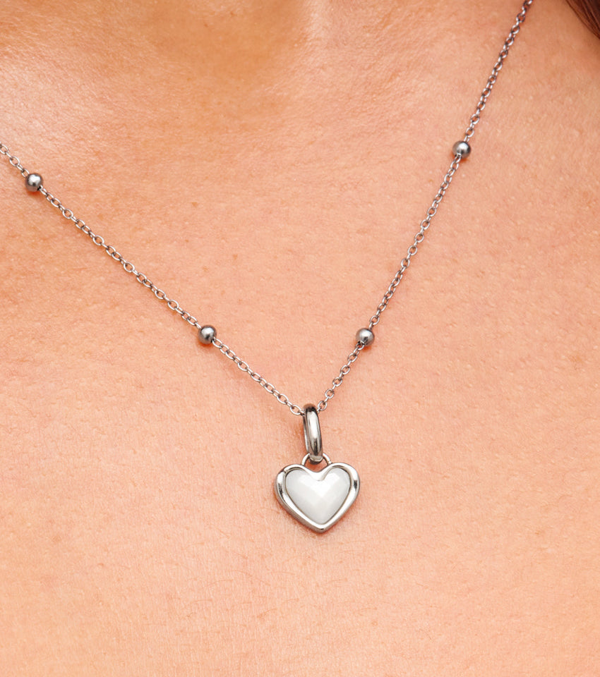 White Quartz Heart Necklace (Silver)