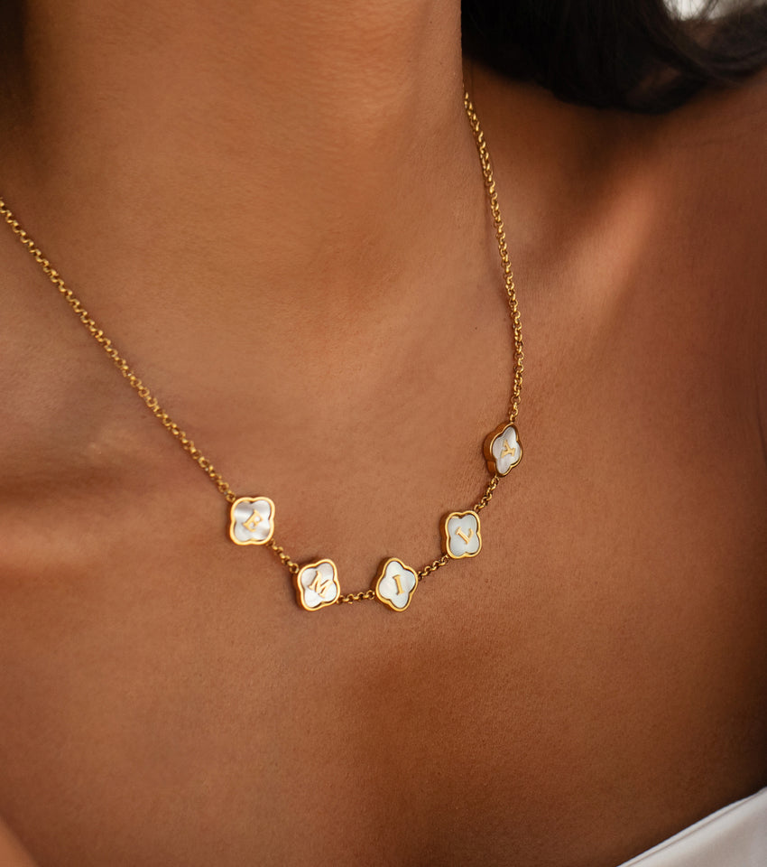 Pearl Clover Custom Name Necklace (Gold)
