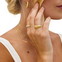 Chunky Croissant Ring (Gold)