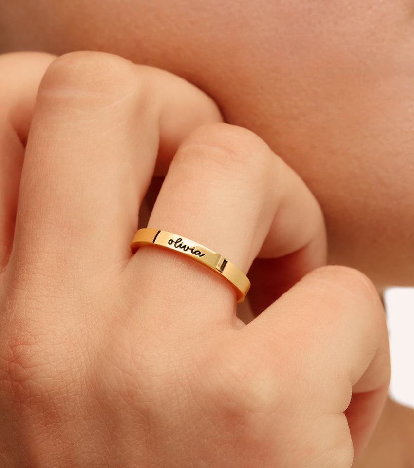Fine Script Name Ring (Gold)