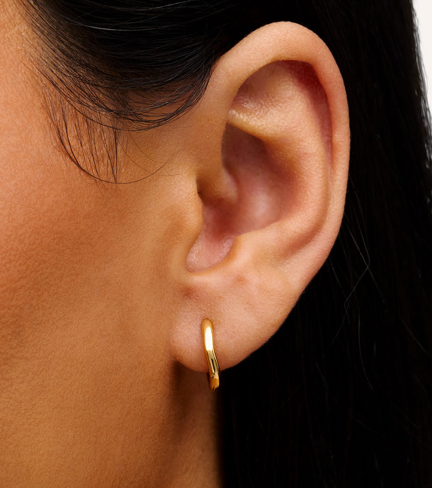 Fine Molten Huggie Earrings (Gold)