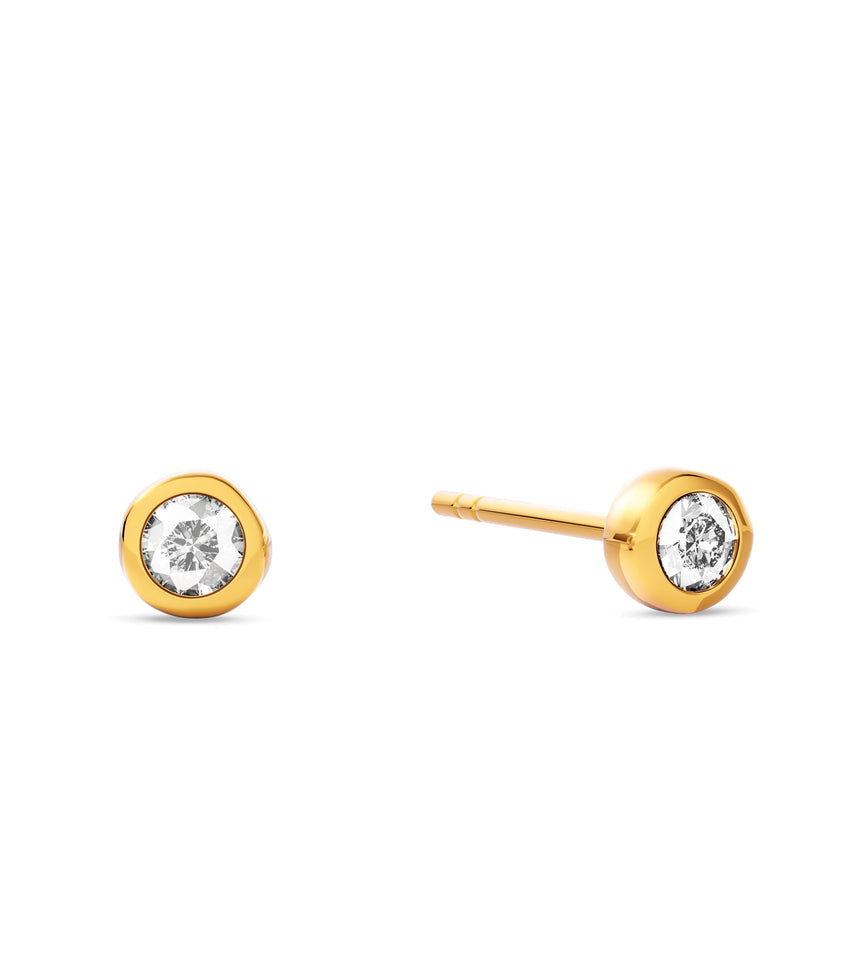 Fine White Topaz Stud Earrings (Gold)