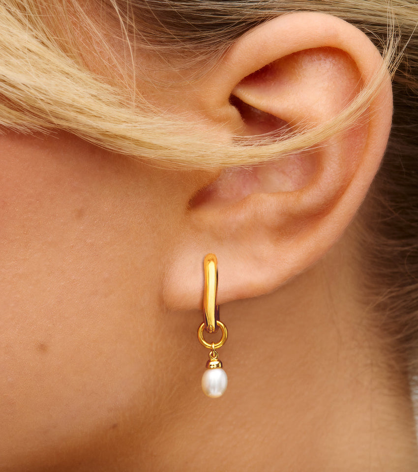 Fine Organic Pearl Huggie Earring (Gold)