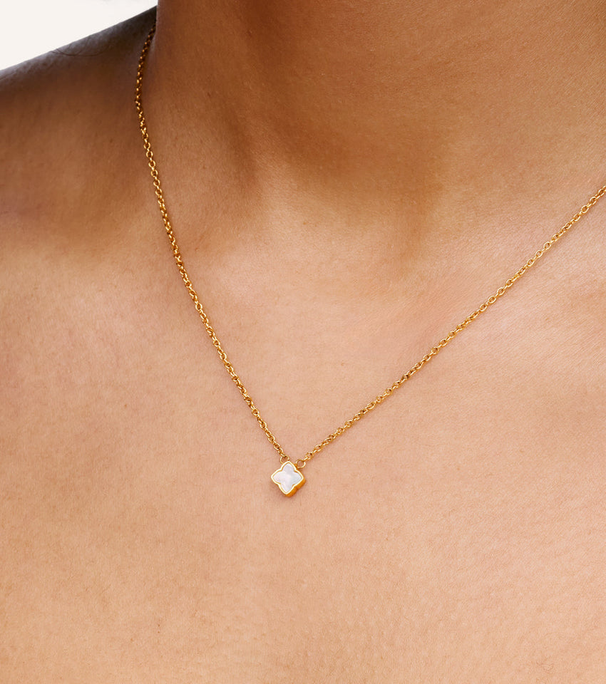 Mini Pearl Clover Necklace (Gold)