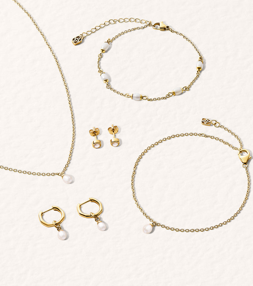 Fine Organic Pearl Necklace (Gold)