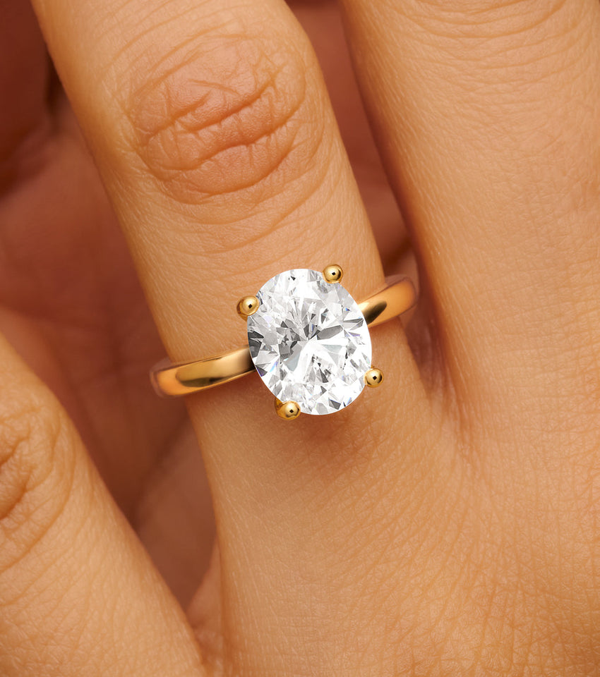 Oval Cut Solitaire Ring 2ct (Gold)
