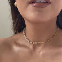 Paperclip Chain White Beaded Necklace (Gold)