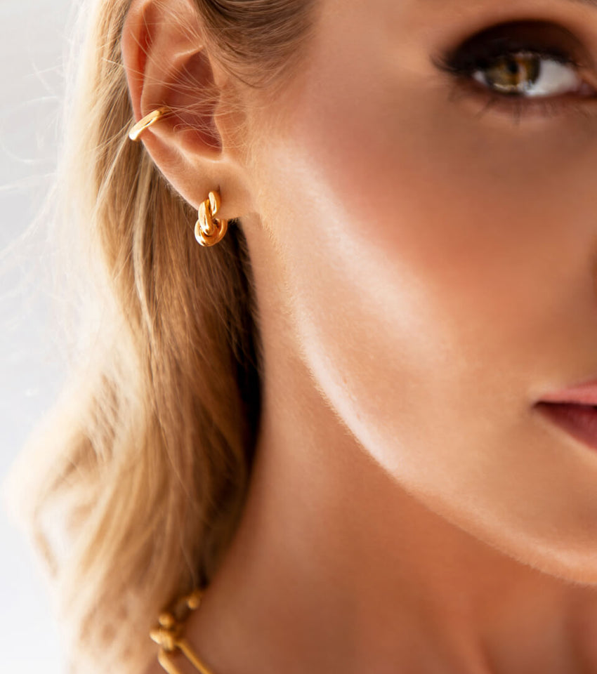 Buy SOHI Gold Plated Designer Stone Casual Hoop Earring for Women(4603)  Online