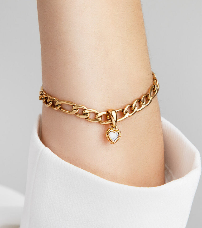 Medium Figaro Chain Bracelet (Gold)