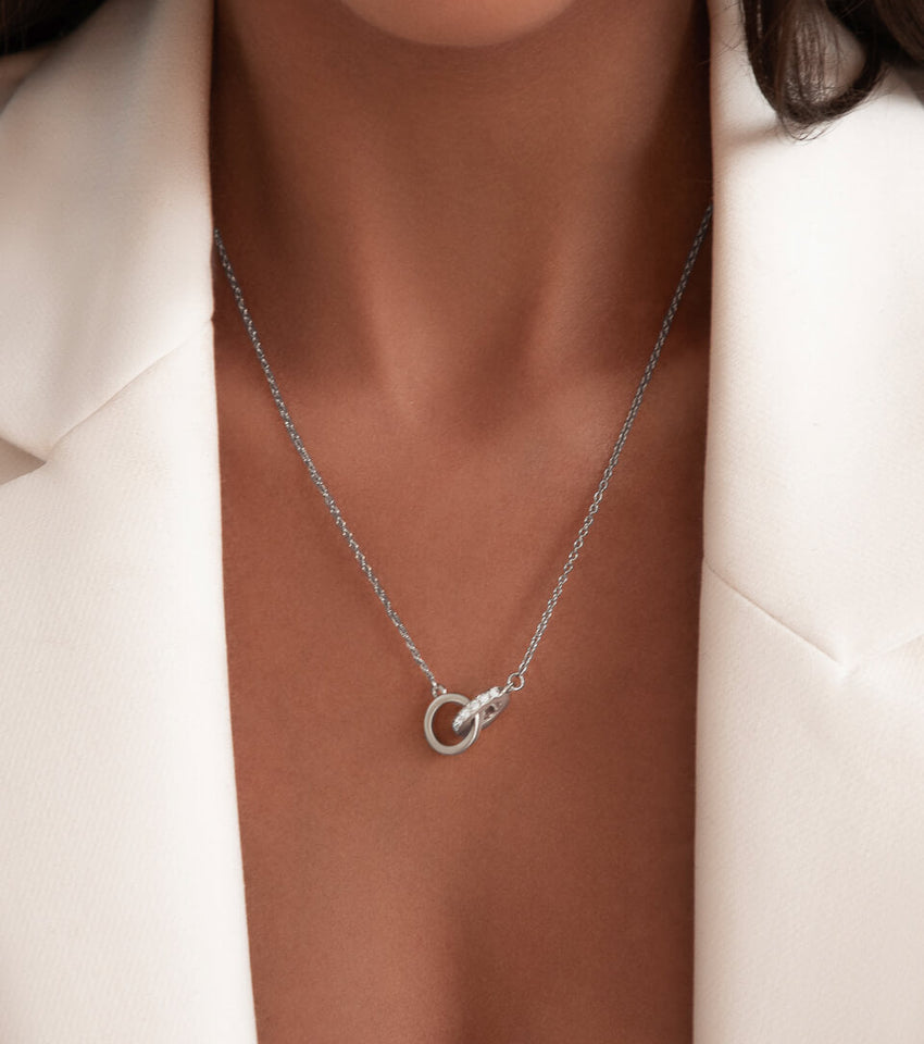 9ct Gold Interlocked Circles Necklace – Bijou Jewellery