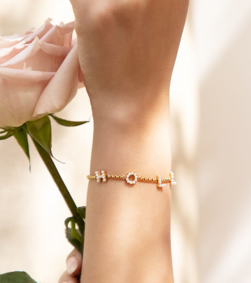 Pearl Custom Name Bracelet (Gold)