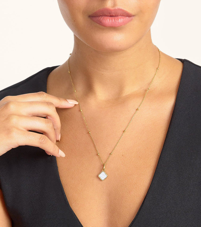 Pearl Clover Necklace (Gold)