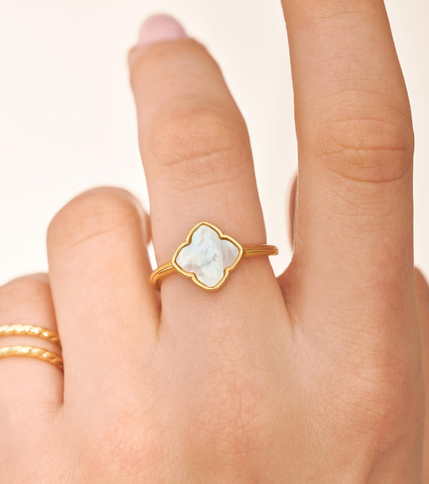 Pearl Clover Ring (Gold)