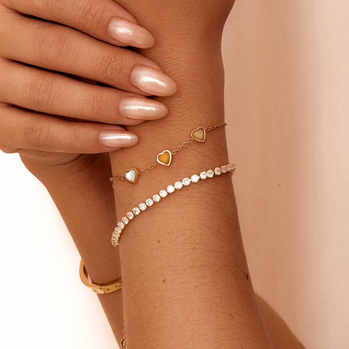Fixed Charm Bracelet Gold Abbott Lyon US fixed-charm-bracelet-gold-abbott-lyon-us